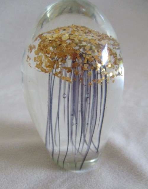 FOR SBENDEN ONLY - STUNNING ART GLASS JELLYFISH PAPER WEIGHT