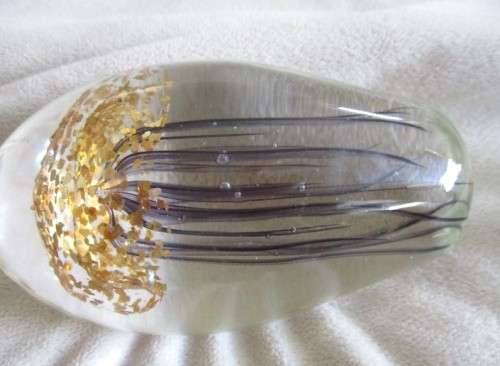 FOR SBENDEN ONLY - STUNNING ART GLASS JELLYFISH PAPER WEIGHT