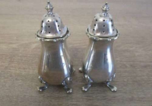 ANTIQUE EARLY 1900`s WALKER & HALL, SHEFFIELD S & P CELLARS & 2 OPEN SALT POTS WITH INNER BLUE GLASS