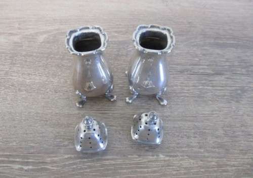 ANTIQUE EARLY 1900`s WALKER & HALL, SHEFFIELD S & P CELLARS & 2 OPEN SALT POTS WITH INNER BLUE GLASS