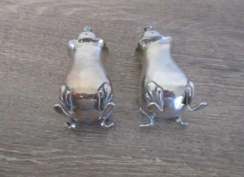 ANTIQUE EARLY 1900`s WALKER & HALL, SHEFFIELD S & P CELLARS & 2 OPEN SALT POTS WITH INNER BLUE GLASS