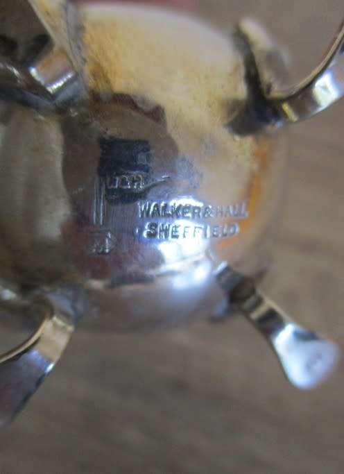 ANTIQUE EARLY 1900`s WALKER & HALL, SHEFFIELD S & P CELLARS & 2 OPEN SALT POTS WITH INNER BLUE GLASS