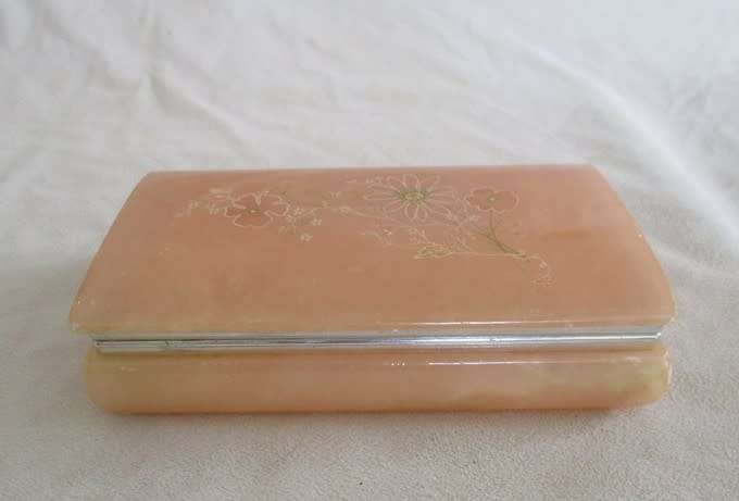FOR JENNYPR ONLY - VINTAGE 1950`s ALABASTER KEEPSAKE/JEWELLERY BOX MADE IN ITALY