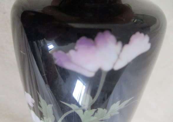 VINTAGE CLOISONNE VASE WITH DELICATE FLOWERS - 15CM TALL