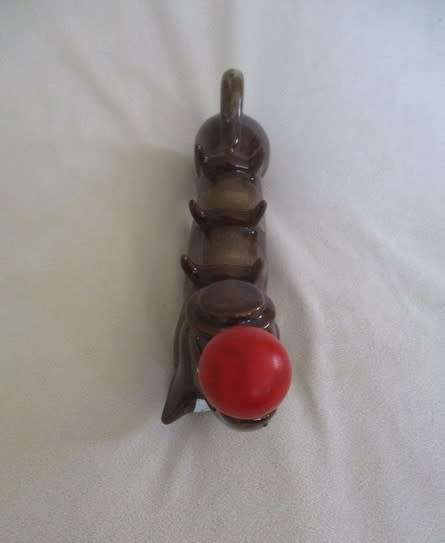 LANGLAAGTE!!  VINTAGE LOOOONG DACHSHUND PORCELAIN DECANTER WITH CUTE ROUND RED NOSE STOPPER!