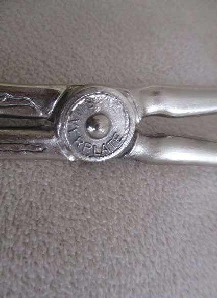 VINTAGE SILVER PLATED CAKE/PASTRY TONGS - ORNATE AND STURDY