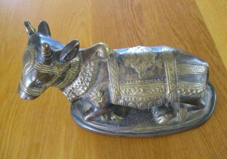 VINTAGE/ANTIQUE LARGE, HEAVY, DETAILED BRONZE STATUE OF NANDI, SACRED BULL OF THE HINDU GOD, SHIVA