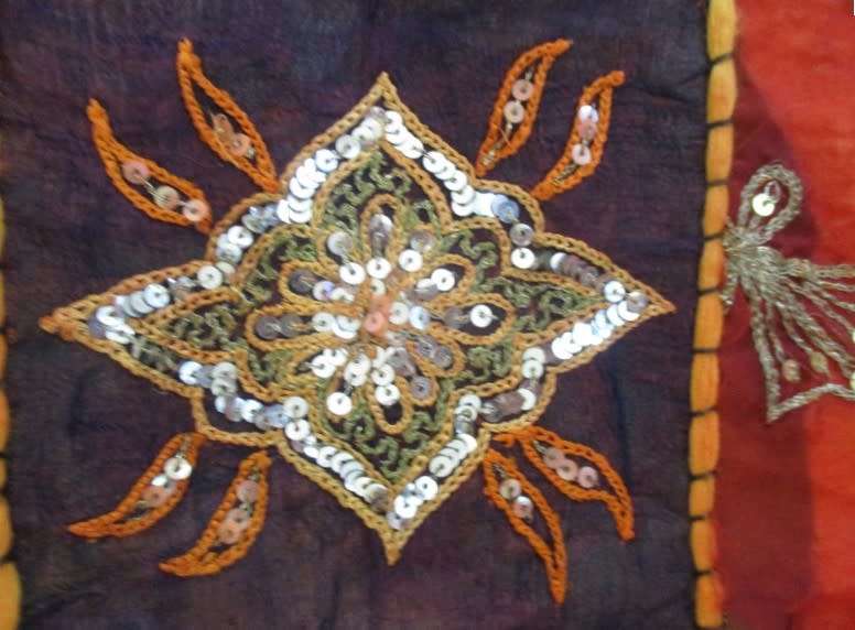 Vintage hand embroidered and sequined Indian throw/wall hanging - great condition