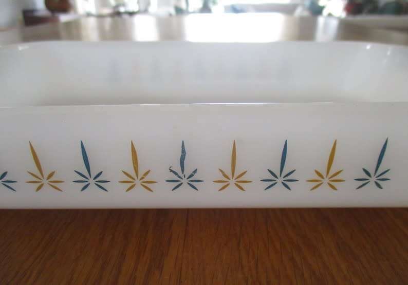 Large vintage Anchor Hocking Fire-King pie dish