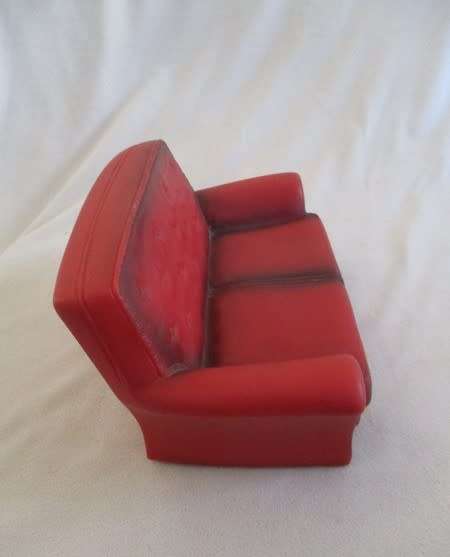 Vintage genuine Sindy sofa/couch to display your favourite Sindy doll