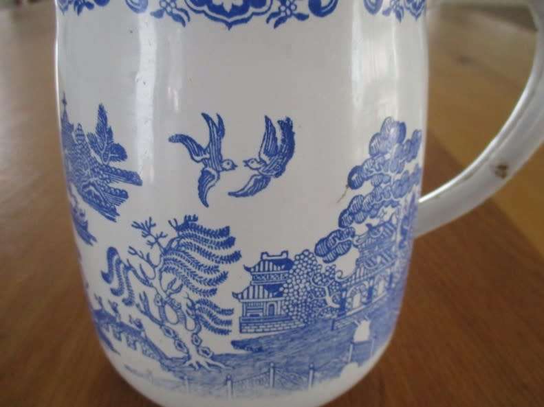 Out of Grandma`s Attic - vintage/antique willow pattern enamel jug for your cut flowers