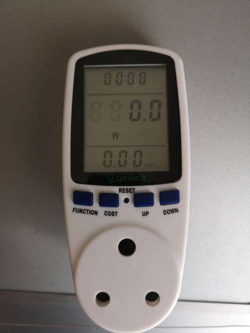 Digital power watt measuring electrical wall plug (kill a watt)