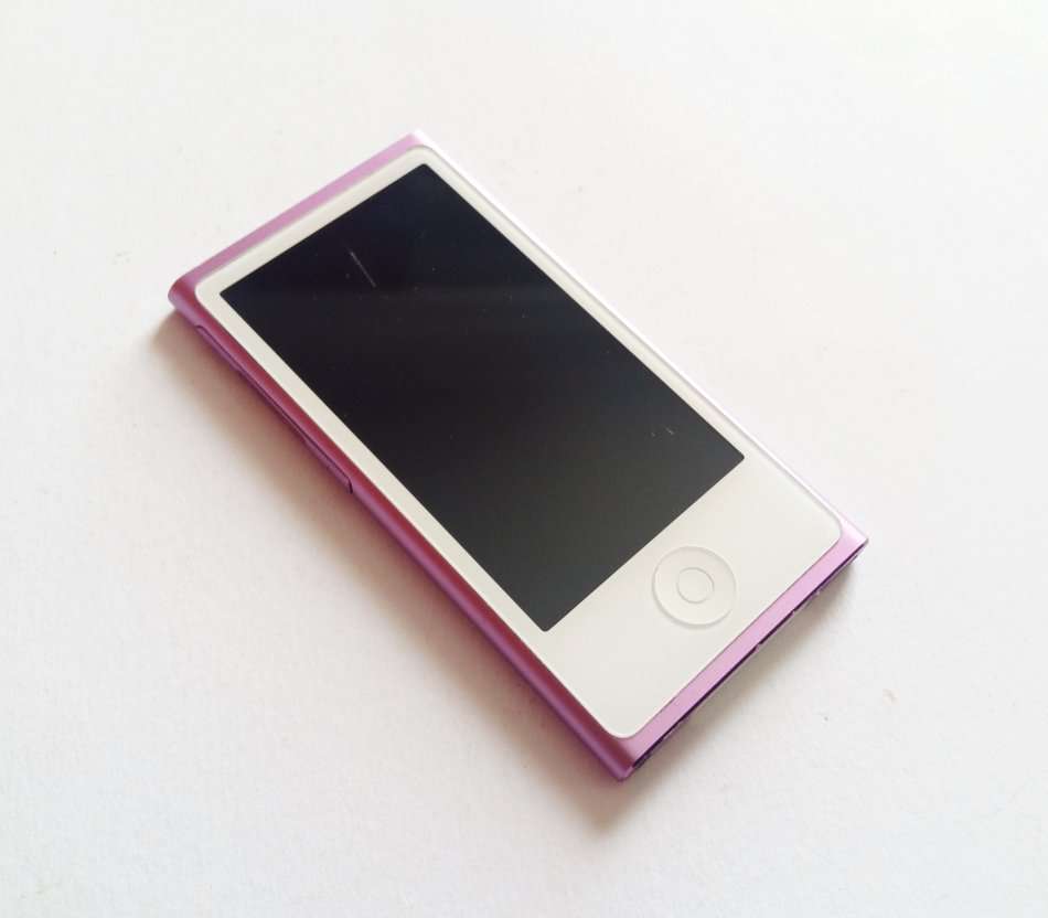 Apple iPod Nano |  16GB | Make An Offer!