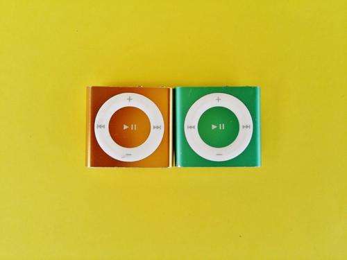 iPod Shuffle Lot | 2GB