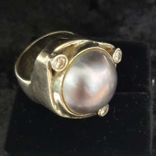 Very Beautiful  Silver  Ring set with a Marby Ring