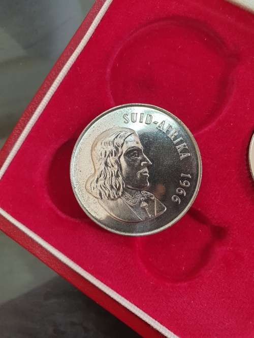 1966 (SILVER 1 RAND ) WEIGHT 15g