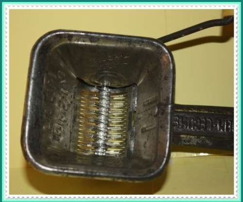 MOULI PARSMINT LEGUMES VINTAGE FOOD PROCESSOR FRANCE