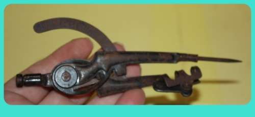 VERY OLD COMPASS MAY HAVE NAUTICAL USE ON MAPS NO MAKERS MARKS SEE PHOTOS