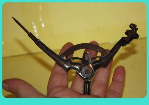 VERY OLD COMPASS MAY HAVE NAUTICAL USE ON MAPS NO MAKERS MARKS SEE PHOTOS