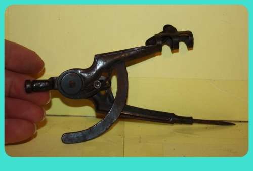 VERY OLD COMPASS MAY HAVE NAUTICAL USE ON MAPS NO MAKERS MARKS SEE PHOTOS