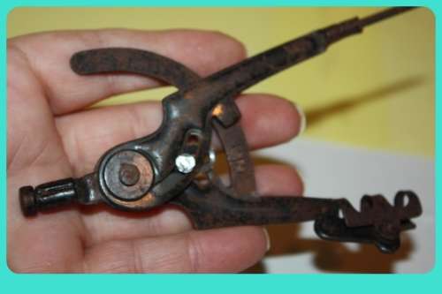 VERY OLD COMPASS MAY HAVE NAUTICAL USE ON MAPS NO MAKERS MARKS SEE PHOTOS