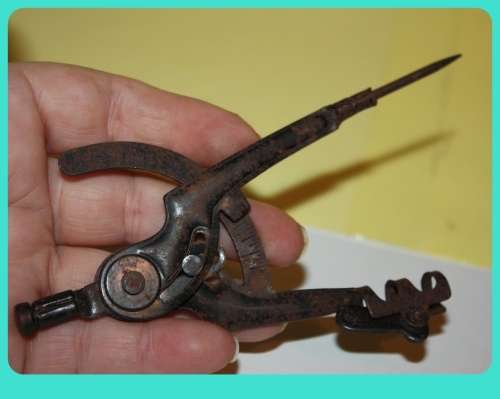 VERY OLD COMPASS MAY HAVE NAUTICAL USE ON MAPS NO MAKERS MARKS SEE PHOTOS