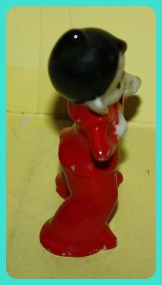 VINTAGE PIXIE DRESSED IN RED PLAYING VIOLIN