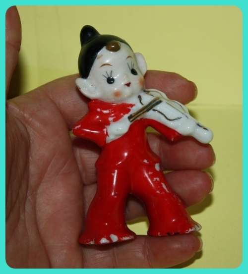 VINTAGE PIXIE DRESSED IN RED PLAYING VIOLIN