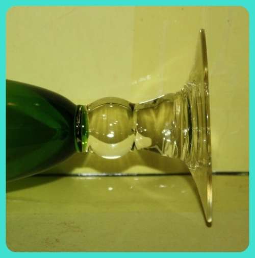 GREEN STEM VASE BUBBLE STEM FLAT FOOT