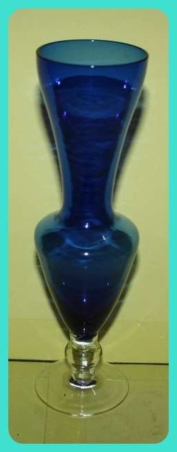 BLUE STEM VASE SINGLE BUBBLE STEM FLAT FOOT