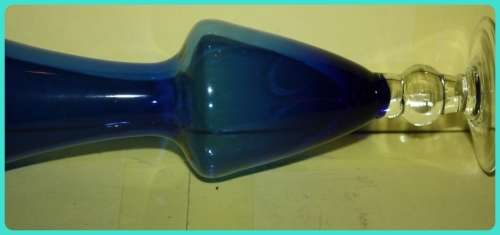 BLUE STEM VASE SINGLE BUBBLE STEM FLAT FOOT