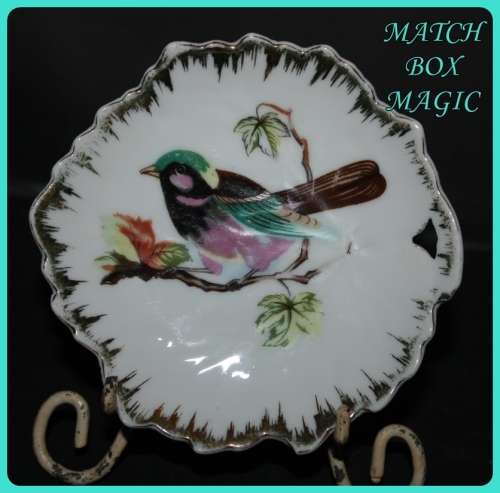 HAND PAINTED BIRD PLATE LEAF SHAPE