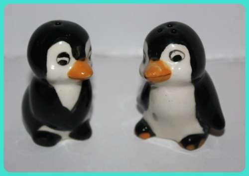 THE CUTEST PENGUIN PAIR SALT AND PEPPER POT