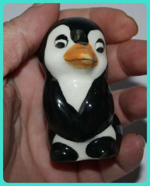 THE CUTEST PENGUIN PAIR SALT AND PEPPER POT
