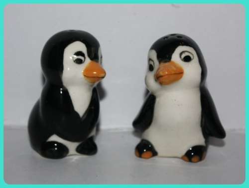 THE CUTEST PENGUIN PAIR SALT AND PEPPER POT