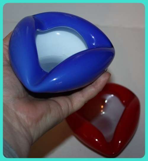 TWO HAND BLOWN GLASS ASHTRAYS MURANO STYLE BLUE WITH WHITE INLAY AND RED WITH WHITE INLAY
