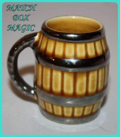 WADE ENGLAND MINIATURE BARREL TANKARD