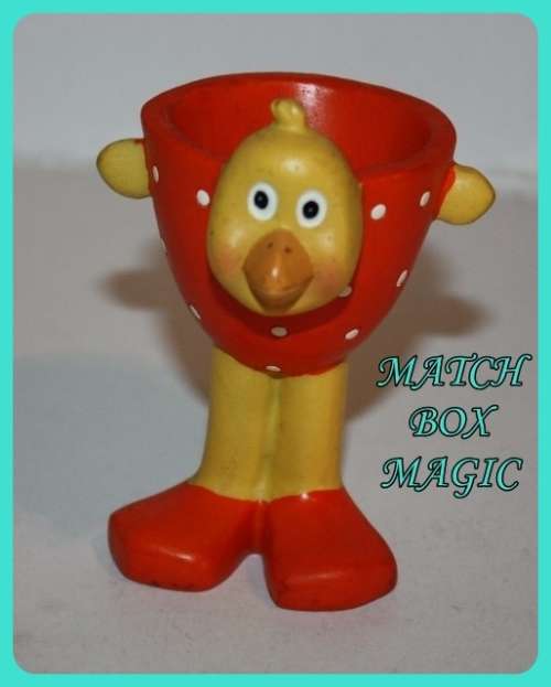 COLORFUL CHICKEN EGG CUP ON LONG LEGS  TO CUTE