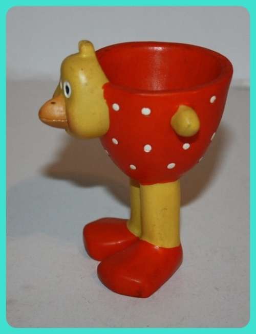 COLORFUL CHICKEN EGG CUP ON LONG LEGS  TO CUTE