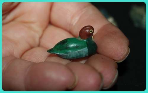 TRIO OF TINY DUCKS TWO MADE AND HAND PAINTED IN SCOTLAND SIGNATURE UNDERNEATH DATED 1988 AND 1983(D)