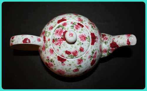 PRETTY CHINTZ STYLE TEAPOT LARGE WITH RED AND PINK ROSES