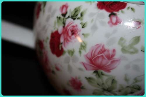 PRETTY CHINTZ STYLE TEAPOT LARGE WITH RED AND PINK ROSES