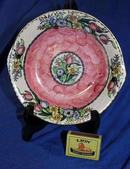 LUSTERWARE BOWL MALING ESTD 1762 NEWCASTLE ON TYNE ENGLAND NUMBERED 1925N