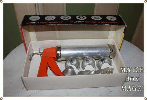 THE IDEAL BISCUIT AND ICING GUN METAL WORKING ORDER