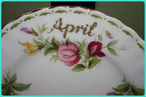 ROYAL ALBERT FLOWER OF THE MONTH SERIES APRIL SWEET PEA