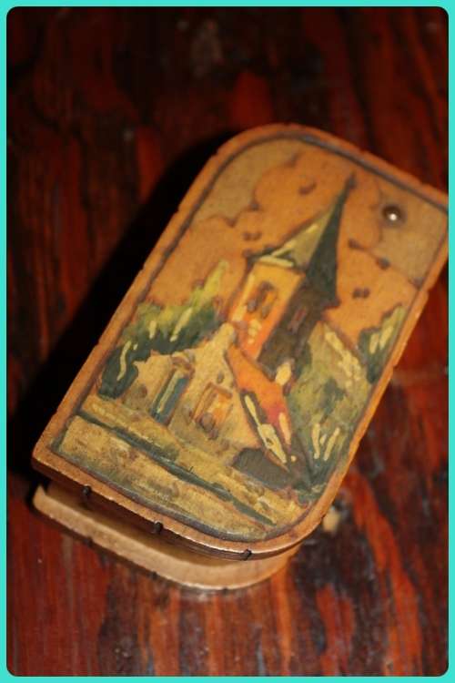 BEAUTIFULLY  MADE HAND PAINTED WOODEN SLIDE BOX FROM HOLLAND  UNUSUAL ITEM