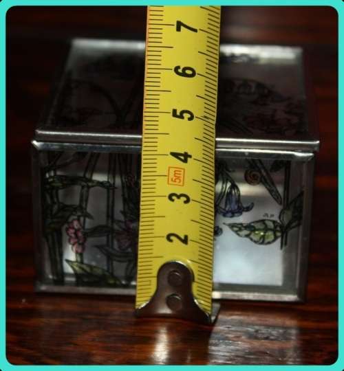 HINGED GLASS TRINKET BOX WITH MIRROR IN BOTTOM LOVELY FLORAL DESIGN WITH SPIDER WEB