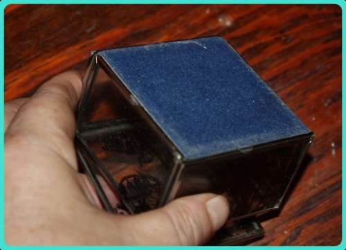 HINGED GLASS TRINKET BOX WITH MIRROR IN BOTTOM LOVELY FLORAL DESIGN WITH SPIDER WEB