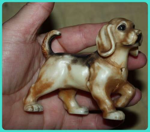 VINTAGE COMPOSITE PLASTIC DOG ORNAMENT BEAGLE