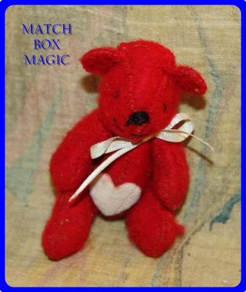 SMALL RED FELT VALENTINES TEDDY BEAR WITH ARTICULATED ARMS AND LEGS LOOKS HAND CRAFTED